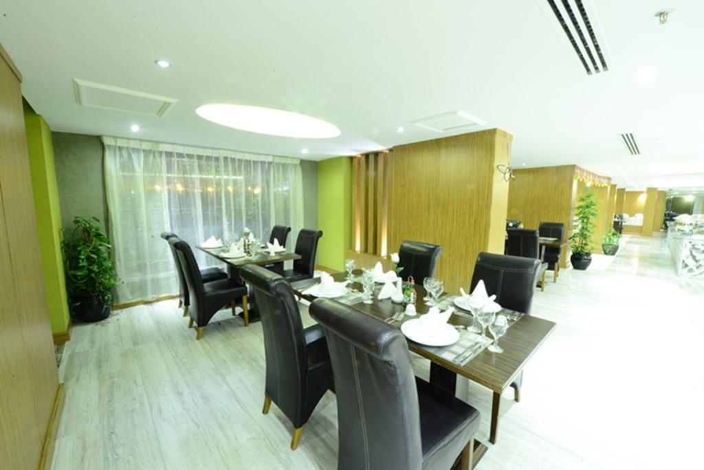 Obaer Hotel Rijad Zewnętrze zdjęcie